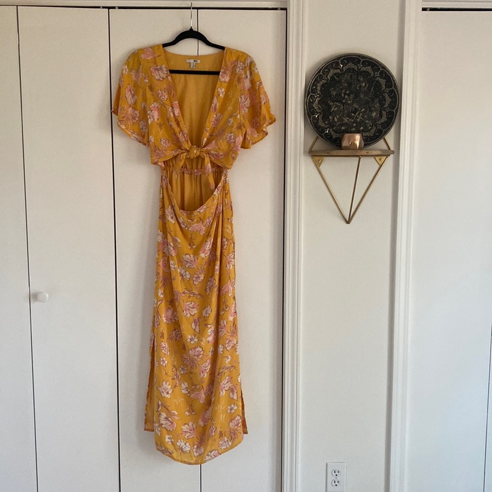 Amuse Society yellow floral front tie midi dress